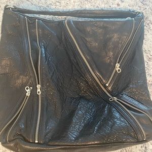 Authentic Marc Jacobs leather handbag and wallet⭐️